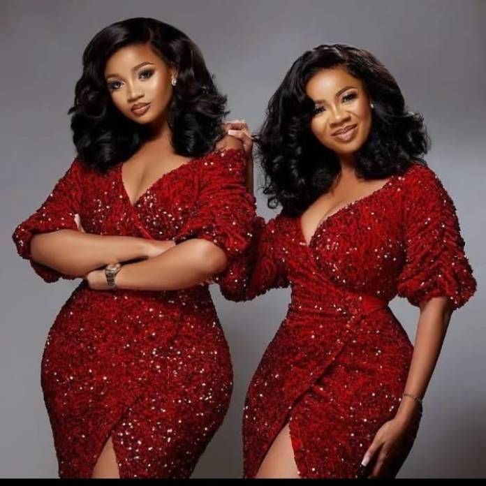 Serwaa Amihere & her sister "without their hips" pops up