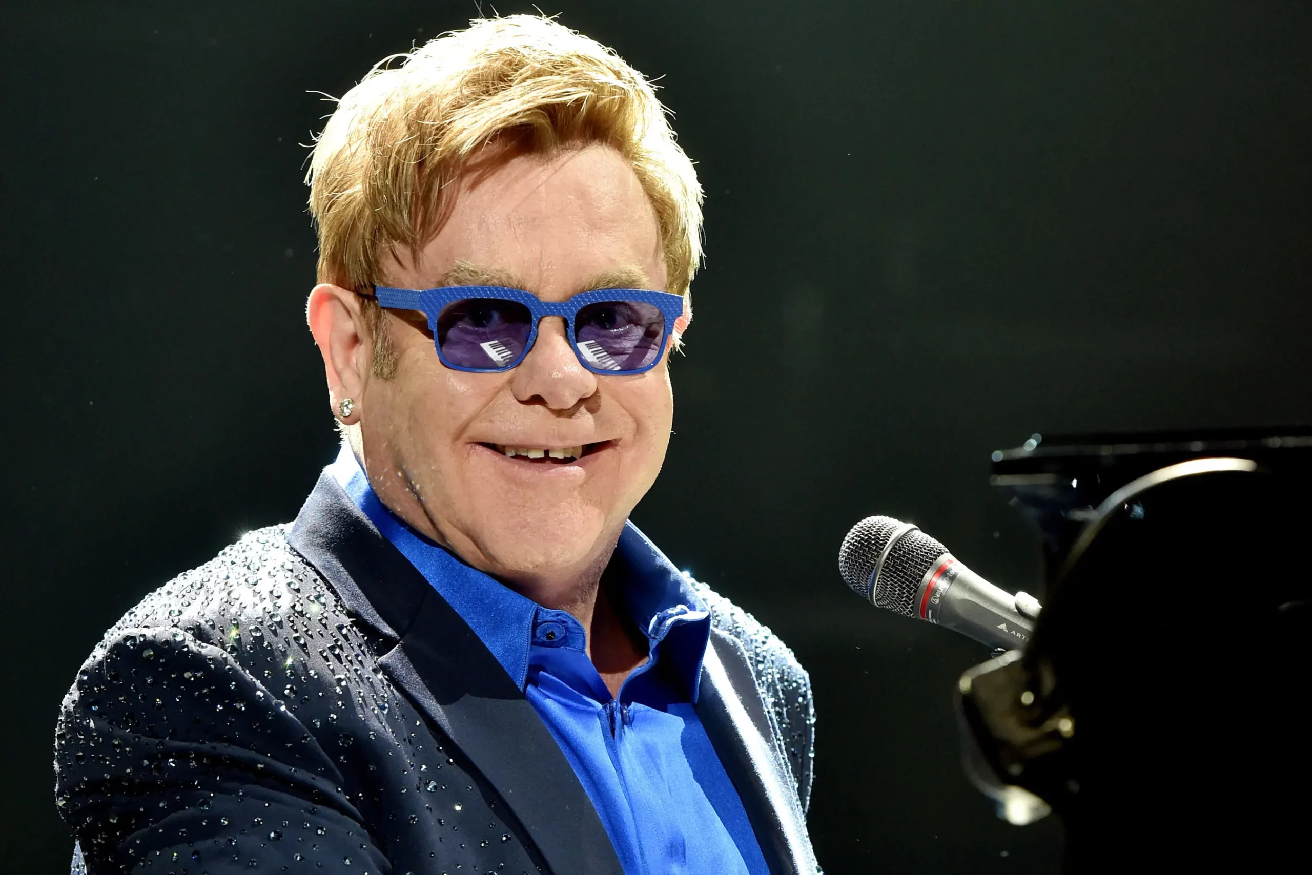 Elton John limp